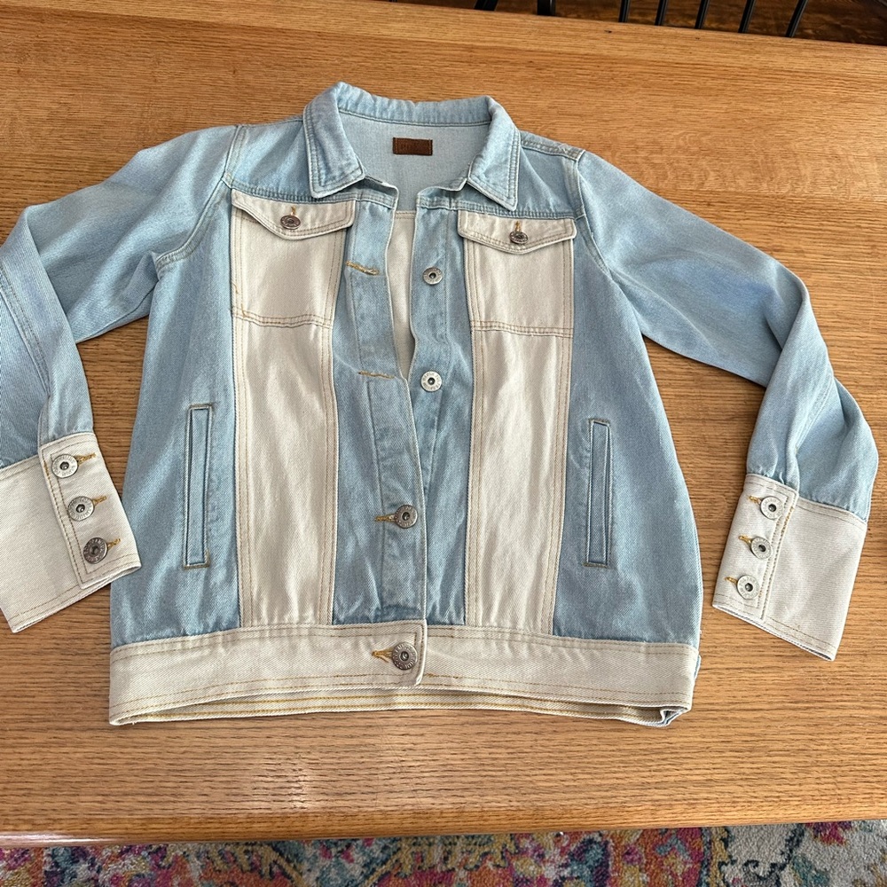 POL EUC Light Two Tone Blue and Cream Denim Jacket Sz L 20” p2p
